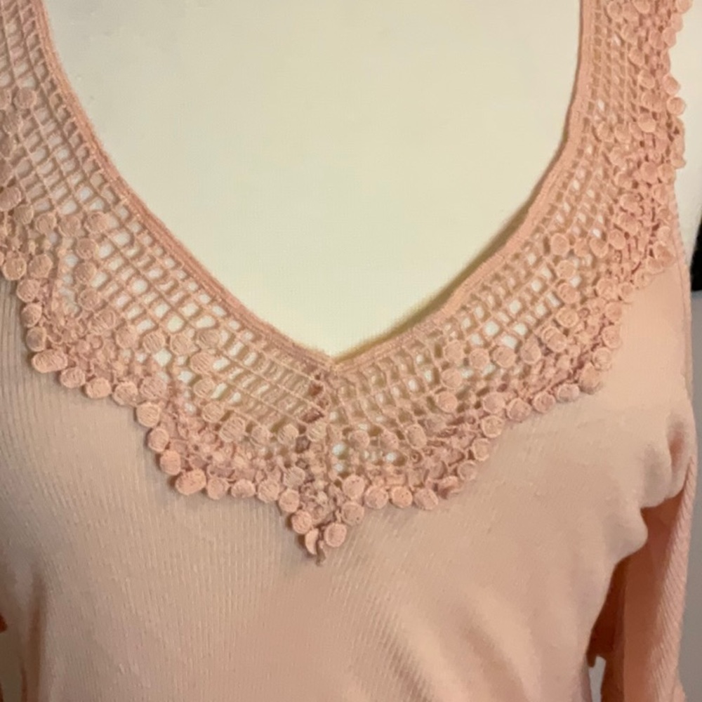 🚨SOLD🚨NWT LA MADE COLD SHOULDER TOP - Picture 2 of 4